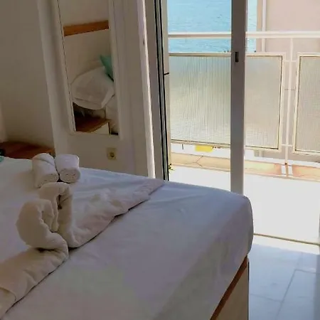 Seaview Apartment *